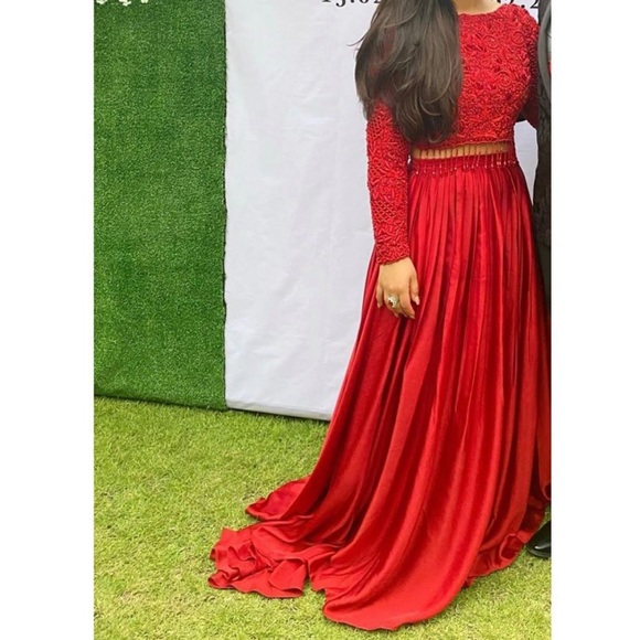 Red Dress - Picture 2 of 2